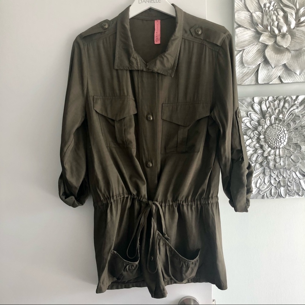 EIGHT SIXTY Button-Down Tunic Top